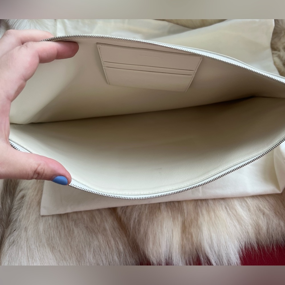 Celine Pouch - Picture 4 of 5